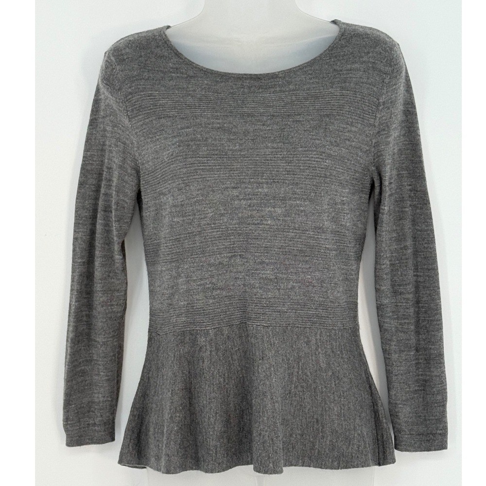 Ann Taylor LOFT Gray Peplum Knit Top S Career Academia Preppy Professional 91-01